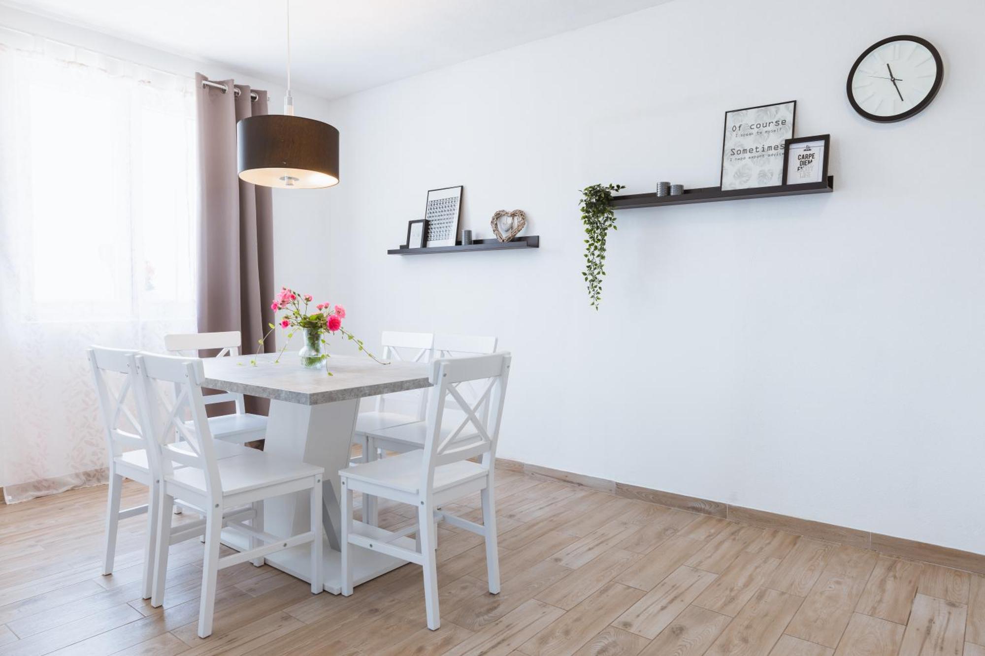 Apartments Marusic Makarska Oda fotoğraf
